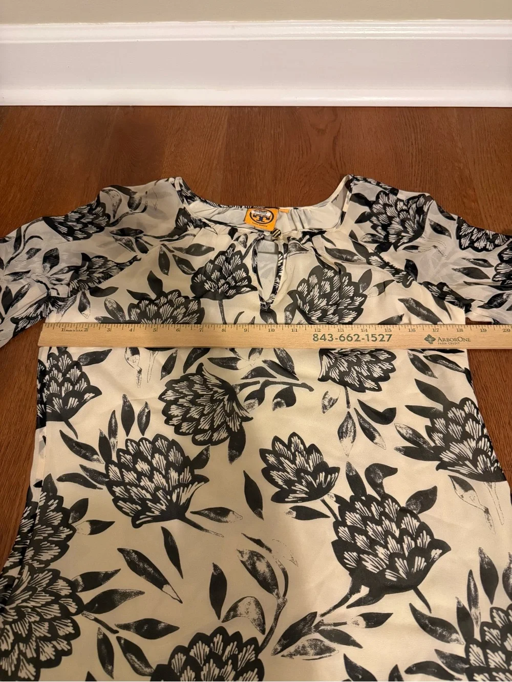 Tory Burch 100% Silk Floral Keyhole Long Sleeve Blouse Black Ivory Size 2